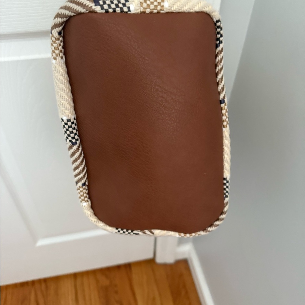 The Sak BRAND NEW Stylish Cream and Brown hand bag - Picture 8 of 8